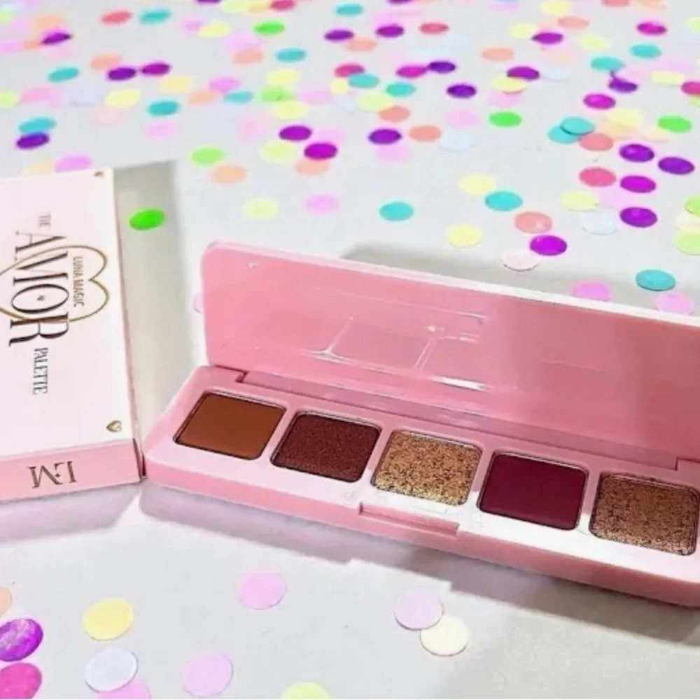 Amor Eyeshadow Palette